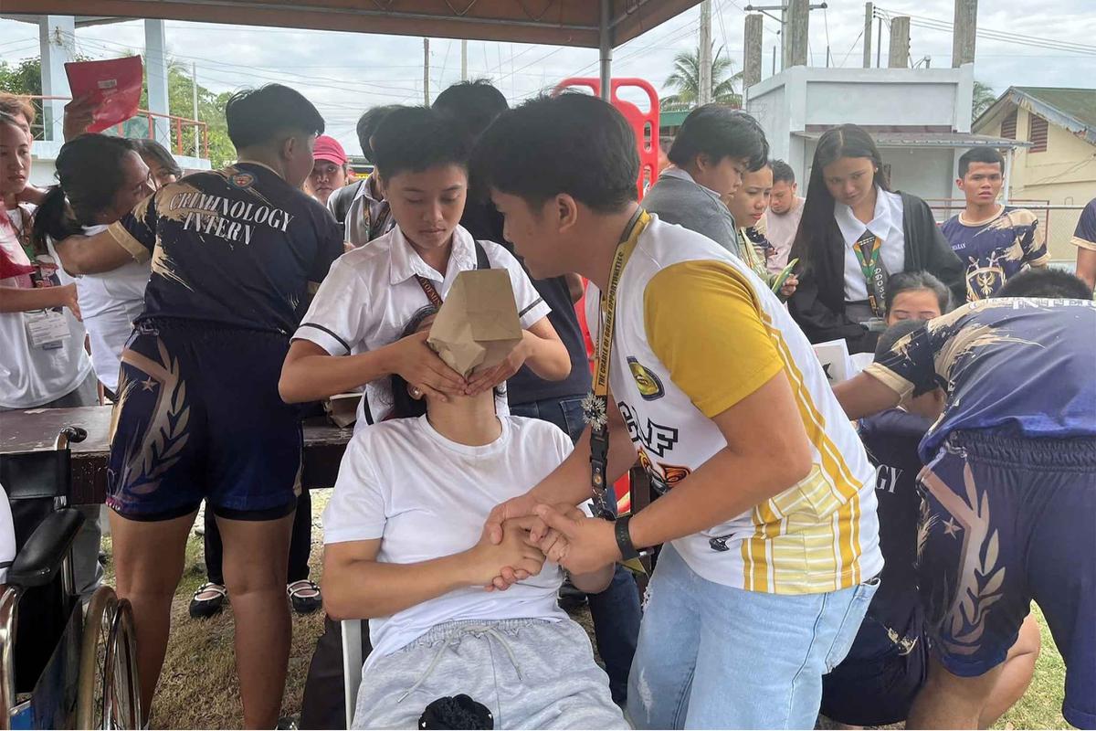 FOTO: Detik-Detik Kepanikan Warga Mindanao saat Gempa 7,4 SR Guncang Filipina