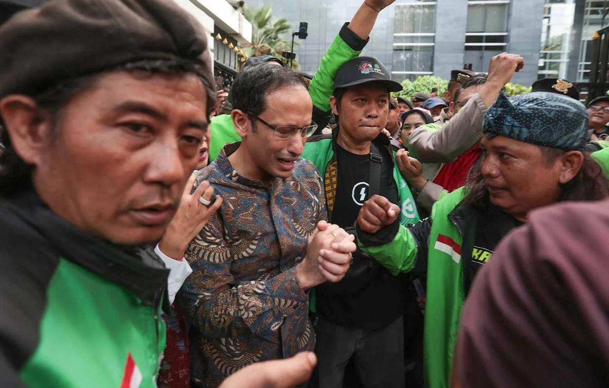 FOTO: Tangis Nadiem Pecah Usai Divomis 10 Tahun