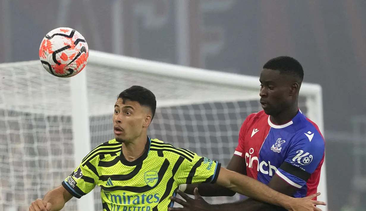 Kemenangan tersebut memastikan Arsenal berada di peringkat ke-3 untuk sementara waktu, menempel ketat Man City dan Brighton di atasnya yang juga mengoleksi enam poin. (AP Photo/Kin Cheung)