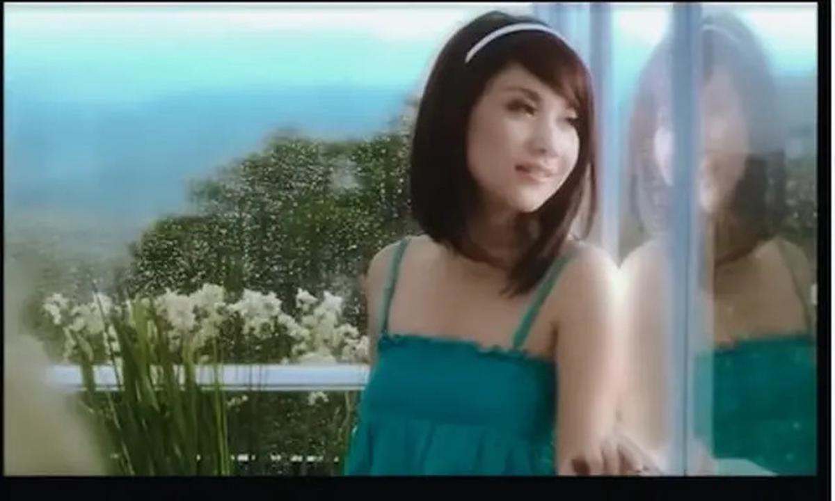 6 Potret Lawas BCL dengan Rambut Pendek, Flashback Rilis Album Cinta Pertama
