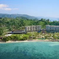 Konsep desain modern dan pengalaman yang memukau, menegaskan komitmen brand ‘Wonderful Hospitality. Always’ di wilayah penuh ketenangan di bagian selatan pulau Sumatera.