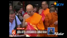 Paket sembako ini dijual murah bagi warga kurang mampu di sekitar klenteng yang rutin dilakukan setiap tahunnya menjelang Hari Raya Idul Fitri.
