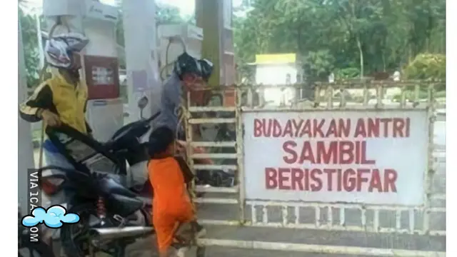 6 Potret Bocah Saat di Pom Bensin Ini Tingkahnya Bikin Senyum