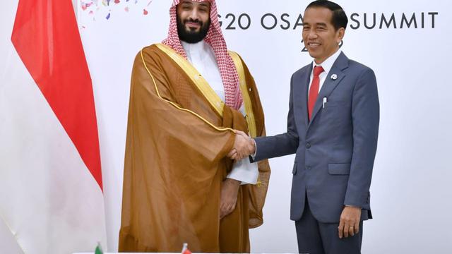 Presiden Jokowi dan Pangeran Kerajaan Saudi Mohammad bin Salman.