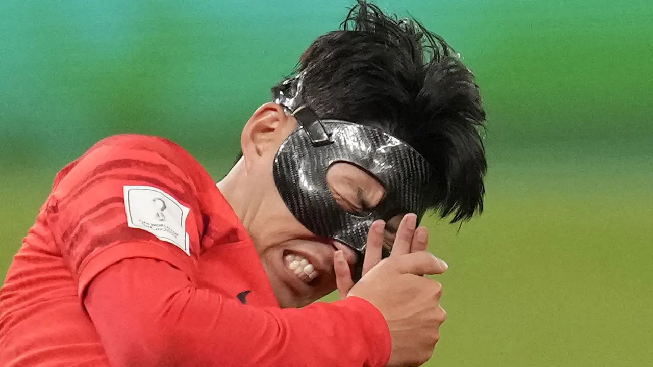 Foto: Permainan Keras Uruguay Vs Korsel di Laga Perdana Grup H Piala Dunia 2022