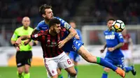 AC Milan harus puas bermain 1-1 kontra Sassuolo pada laga pekan ke-31 Serie A di San Siro, Minggu (8/4/2018). (AFP/Miguel Medina)