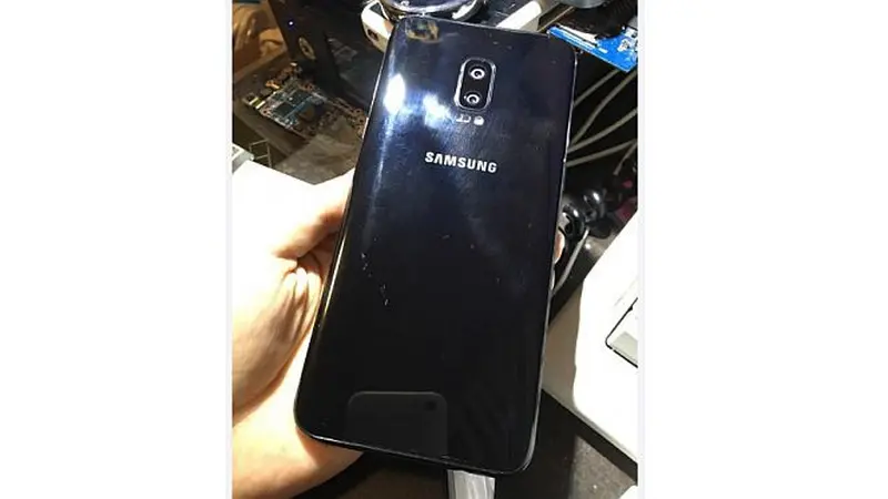 Samsung pernah menyiapkan beberapa prototype Galaxy S8 dengan dual kamera belakang.
