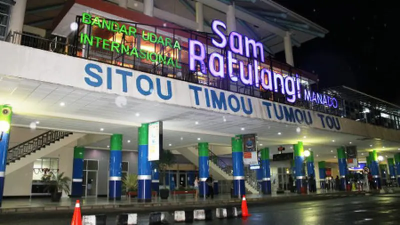 Bandara Internasional Sam Ratulangi Manado yang menghubungkan jalur penerbangan ke Talaud dan Sangihe.
