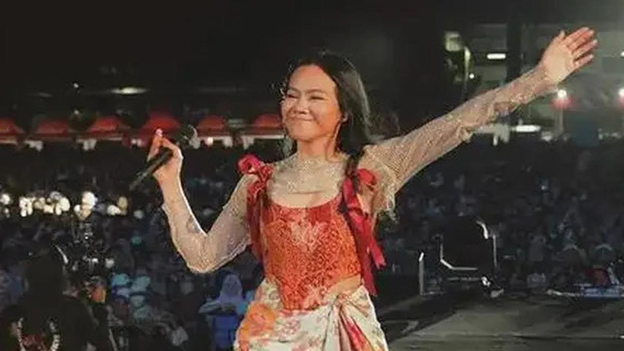 5 Potret Artis Tampil Cantik Anggun dala Balutan Wastra Indonesia, Ada Yura Yunita hingga Ayu Ting Ting