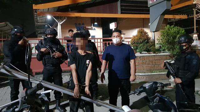 Pencuri plang reklame