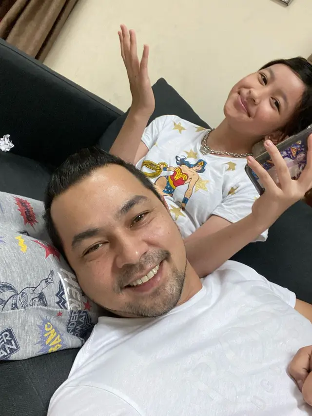 6 Potret Kebersamaan Sultan Djorghi dengan Putrinya Aquena, Penuh Kehangatan