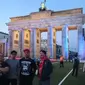 Mereka menjelajahi Kota Berlin lewat cara yang unik dan menikmati akses khusu VIP di Champions Village.