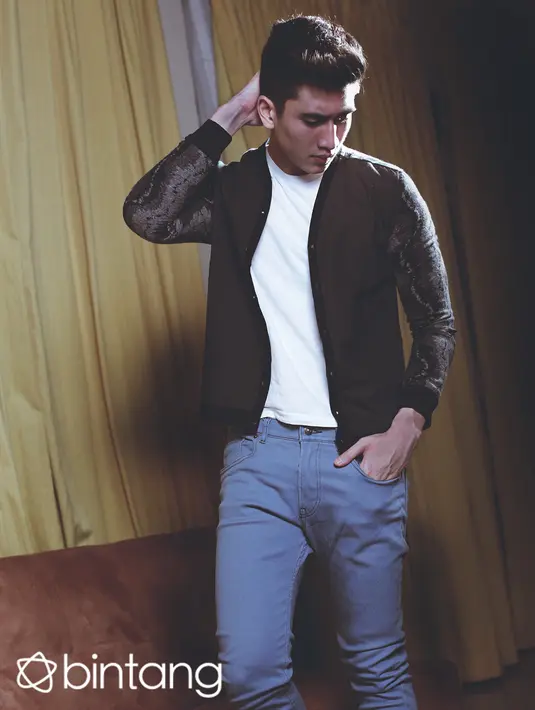 Di balik wajah rupawannya, Verrell memiliki pemikiran bahwa meski telah merdeka, bangsa ini masih belum terlepas dari beragam persoalan seperti kemiskinan, keterbelakangan dan beragam persoalan sosial lainnya. (Galih W. Satria/Bintang.com)