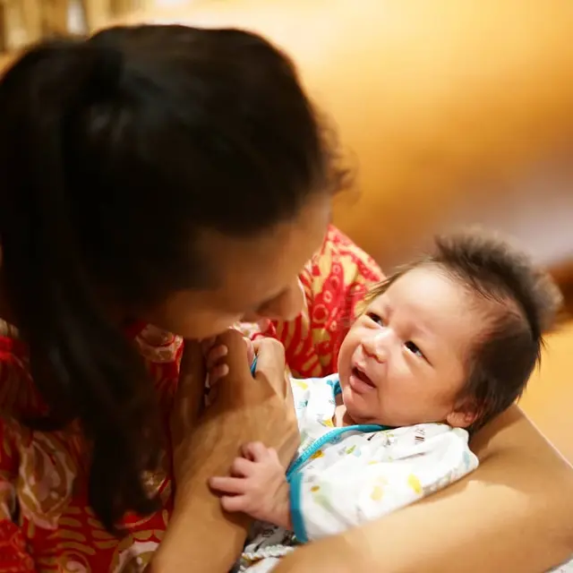 6 Potret Paula Verhoeven Bersama Putranya Baby Kiano, Menggemaskan