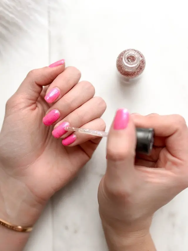 Ilustrasi pembersih kuteks