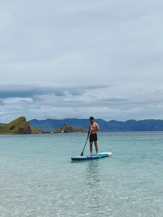 Prilly Latuconsina liburan bareng Reza Rahadian di Labuan Bajo (Foto: Instagram prillylatuconsina96)