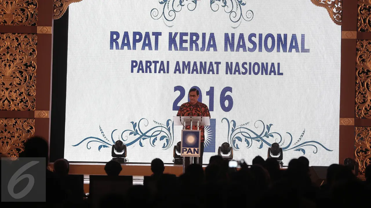 20160529-Megawati dan Menko Luhut Hadiri Pembukaan Rakernas PAN-Jakarta