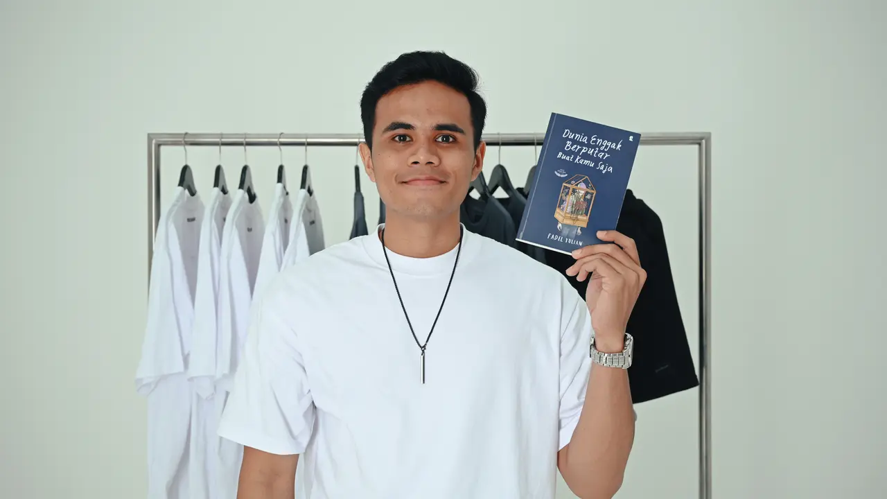 Dunia Enggak Berputar Buat Kamu Saja