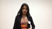 Puteri Indonesia 2015 Kembali Unggah Foto Palu Arit, Kenapa?