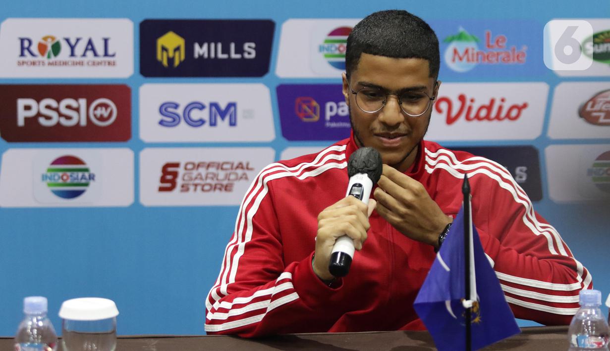 Pemain timnas U-17 Indonesia, Abdalla Ahmed saat memberi keterangan terkait kesiapannya menghadapi laga Kualifikasi Piala AFC U-17 2023 grup B, Kabupaten Bogor, Jawa Barat, Jumat (30/9/2022). (Liputan6.com/Helmi Fithriansyah)