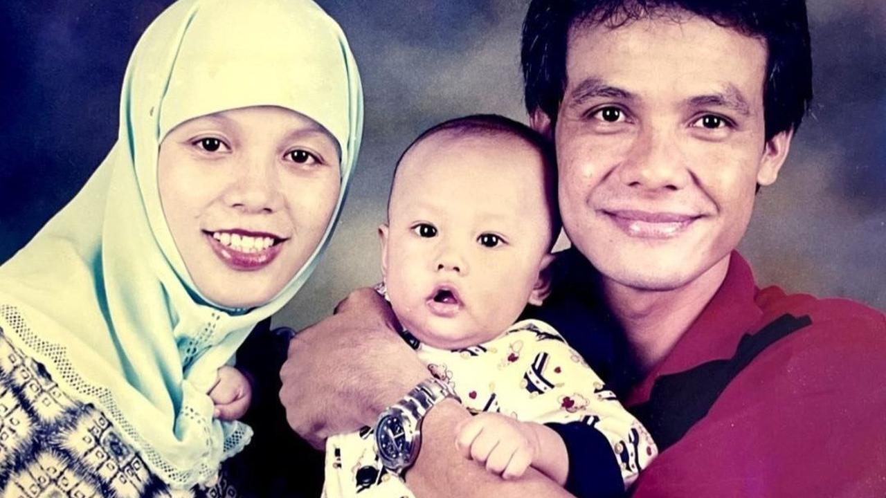 Pemuda tersebut adalah Zinedine Alam Ganjar, yang sering disapa Alam, Putra semata wayang calon presiden Ganjar pranowo dan Siti Atiqoh Supriyanti.&nbsp;