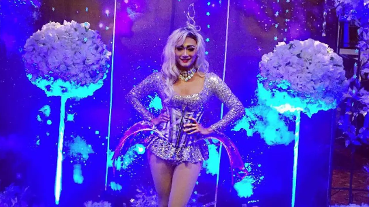 Boby Tince saat mengenakan pakaian wanita (Foto:Instagram)