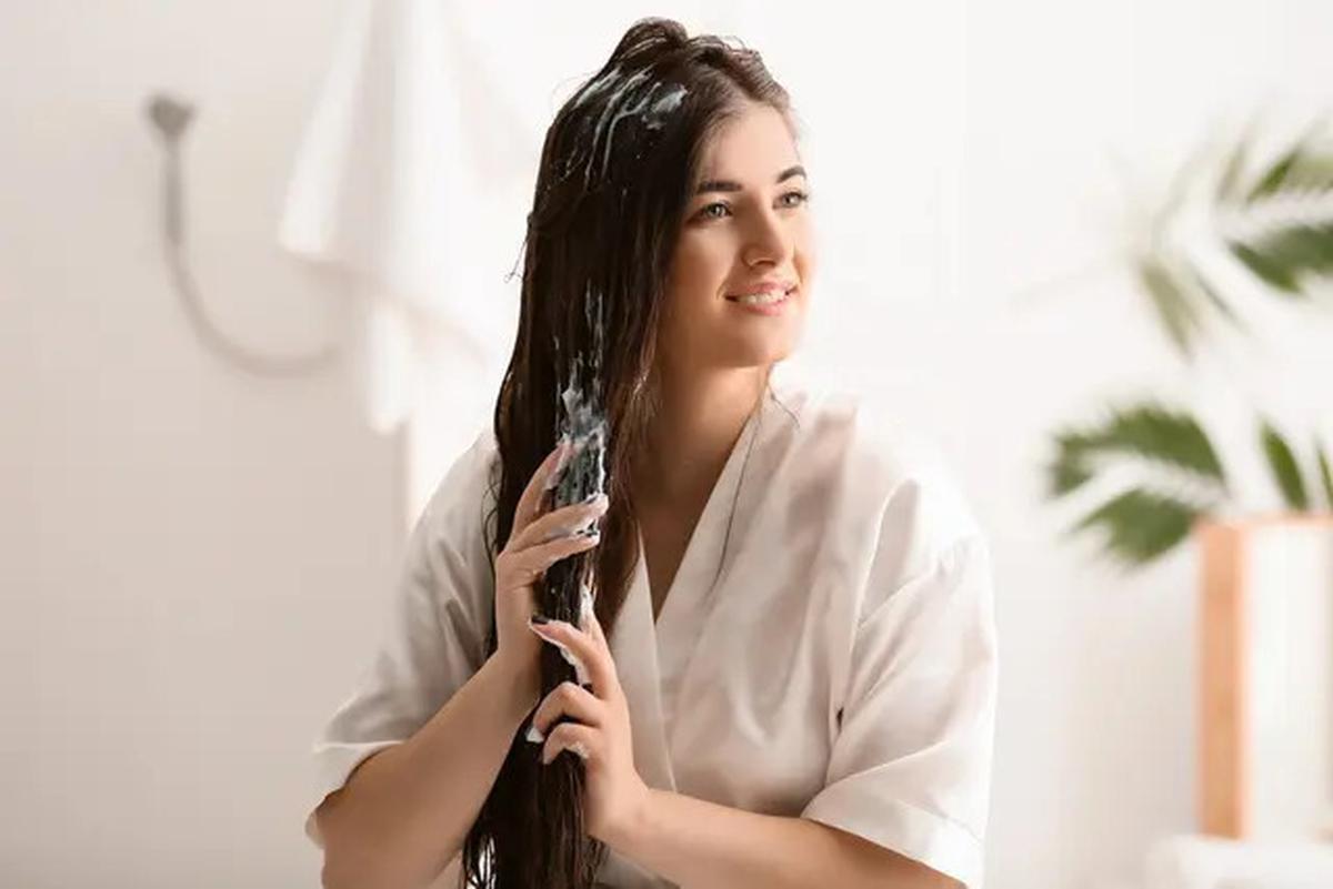 5 Cara Tepat Merawat Rambut agar Tetap Sehat Setelah Diwarnai
