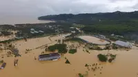 Permukiman warga saat terendam banjir di Pacitan, Jawa Timur. (Liputan6.com/Dian Kurniawan)