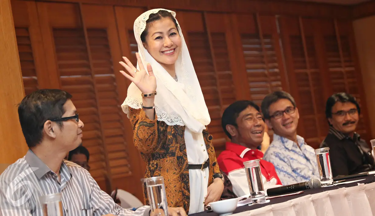Bakal Calon (Balon)  Gubernur DKI Jakarta 2017 Marco Kusuma Atmaja (tengah) bersama Abraham Lunggana (kiri) dan Adhyaksa Dault hadir dalam acara pertemuan di Jakarta, Jumat (12/2). (Liputan6.com/Immanuel Antonius)