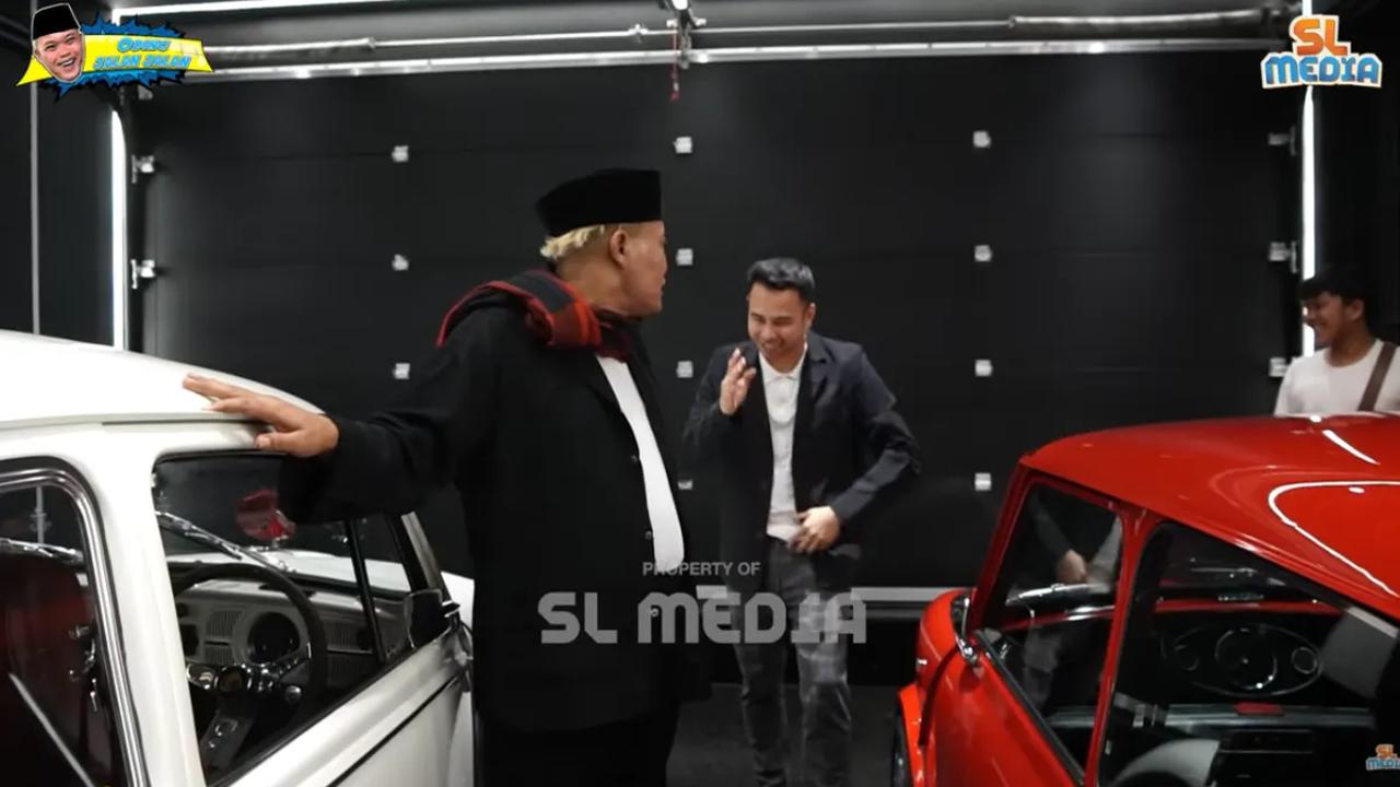 Raffi Ahmad mengaku merasa 'ditipu'. Saat itu Andre menyebut jika di bagian kap mesinnya ada alat pemecah angin.<br>