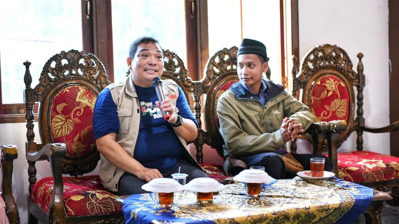 Ambrin S. Datuak Rajo Perak (Datuk Suku Jambak), sesepuh di Nagari Mandeh sangat bersyukur Laznas PPPA Daarul Qur’an mengirim Ustaz Lail sapaan Muhammad Jamalullail ke kampungnya.