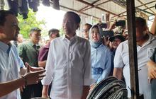 Potret Jokowi Bareng Paslon Respati-Astrid Sapa Warga di Pasar Notoharjo