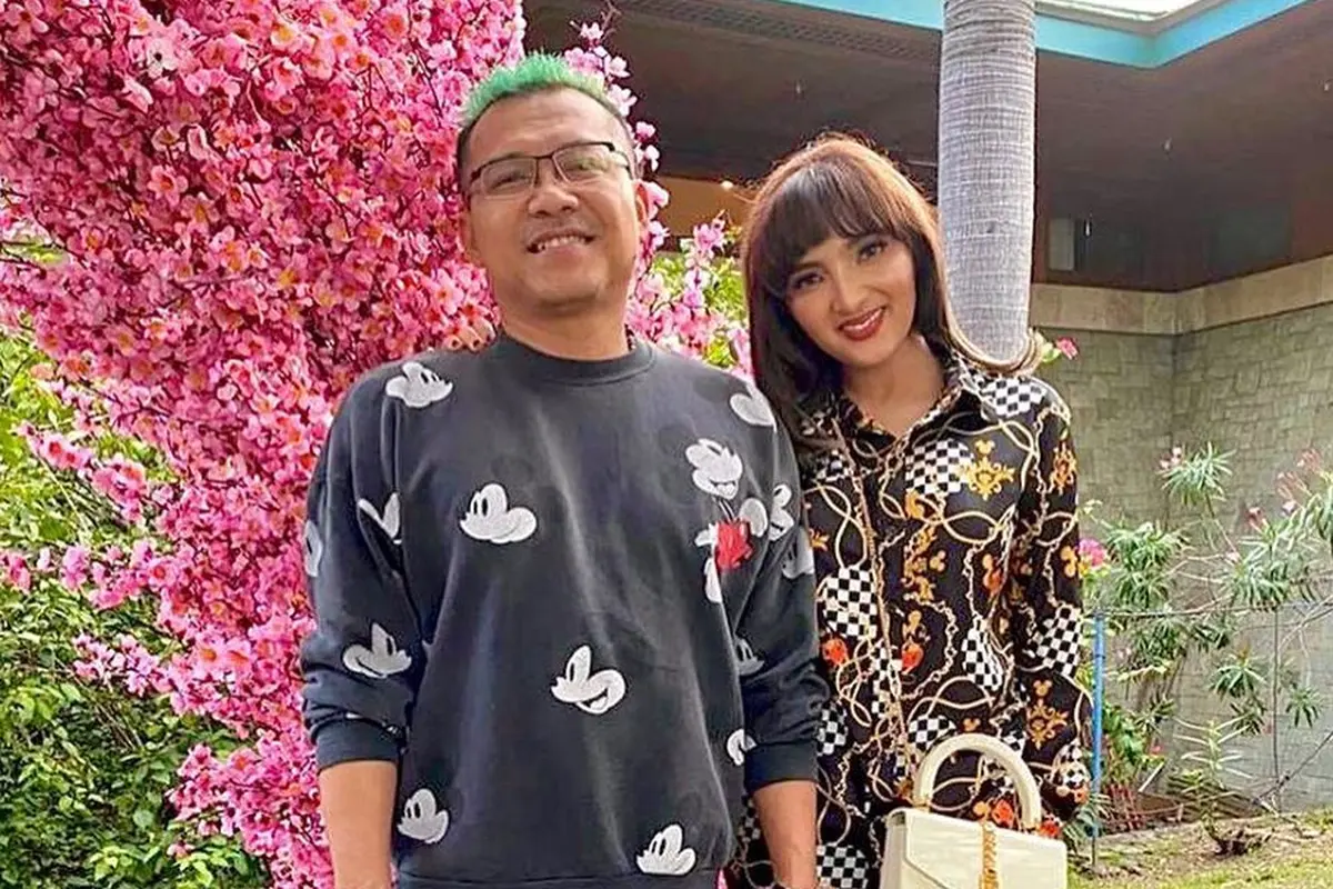 [Fimela] Keluarga Anang Hermansyah dan Ashanty