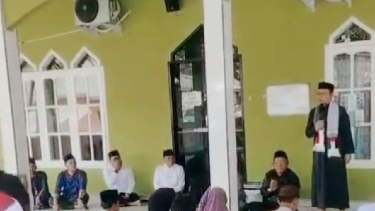 Safari Jumat Bangka Tengah: Bupati Serap Aspirasi Warga dan Salurkan Bantuan