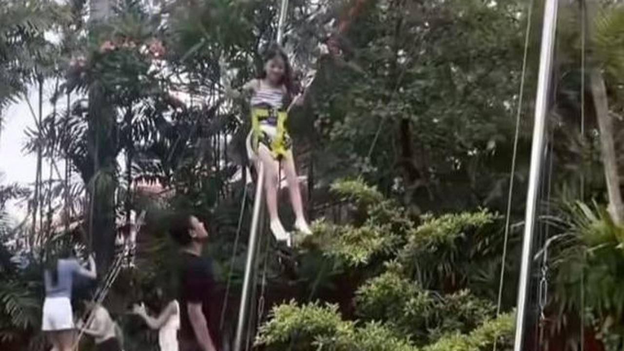 Teman-teman Mikhayla Berkumpul