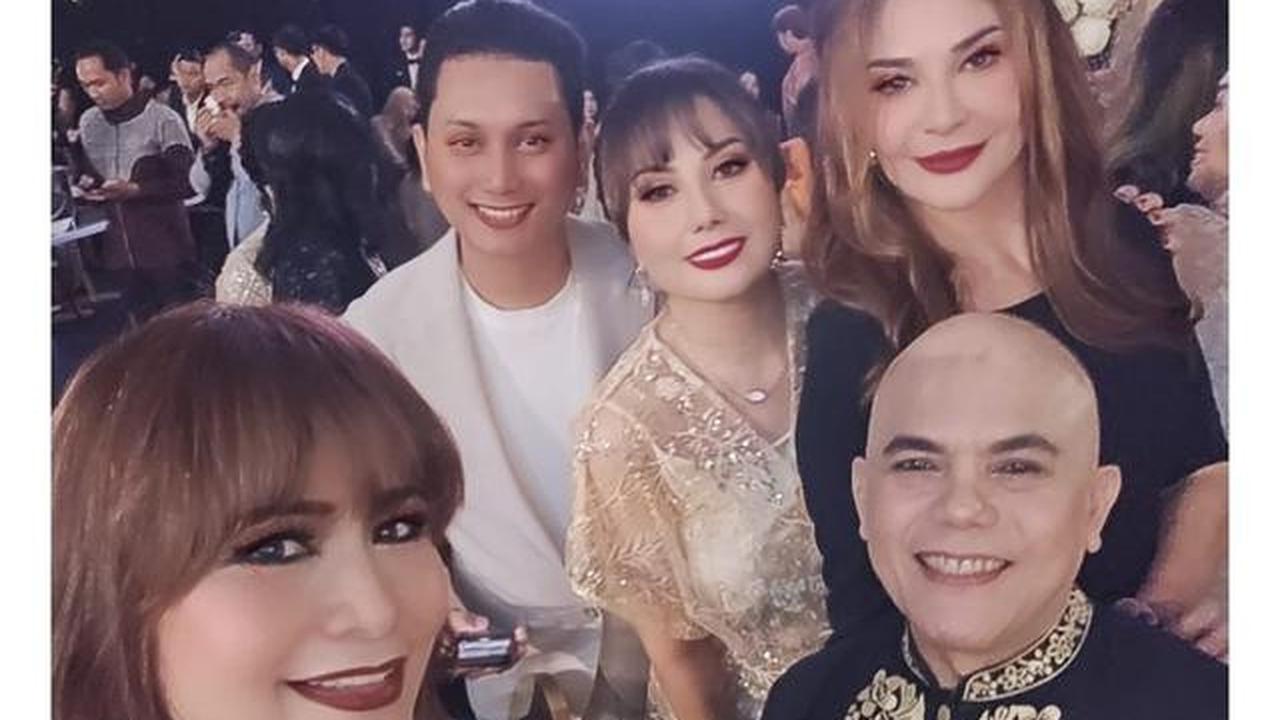 8 Potret Tamu Publik Figur di Pernikahan Teuku Rassya dan Cleantha Islan