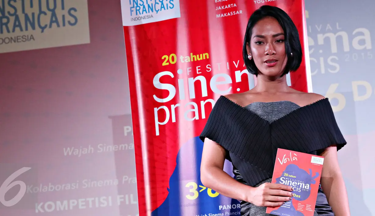 Tara Basro tampil cantik saat menghadiri konferensi pers Festival Sinema Prancis 2015, Jakarta, Rabu (25/11/2015). Di HUT ke 20, Festival Sinema Prancis akan merayakannya di 9 kota di Indonesia. (Liputan6.com/Immanuel Antonius)