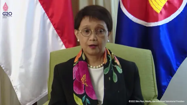 Menlu Retno dalam keterangan pers usai pertemuan KTT ASEAN di Phnom Penh, Kamboja lewat channel Youtube Sekretariat Presiden pada Sabtu (12/11/2022).