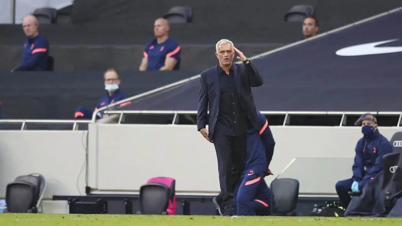 Reaksi Jose Mourinho Usai Rekornya Dinodai Everton di Liga Inggris