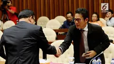 Polisi tidak menutup kemungkinan bakal memeriksa pimpinan KPK untuk dimintai keterangan terkait polemik dua anak buahnya ini. 