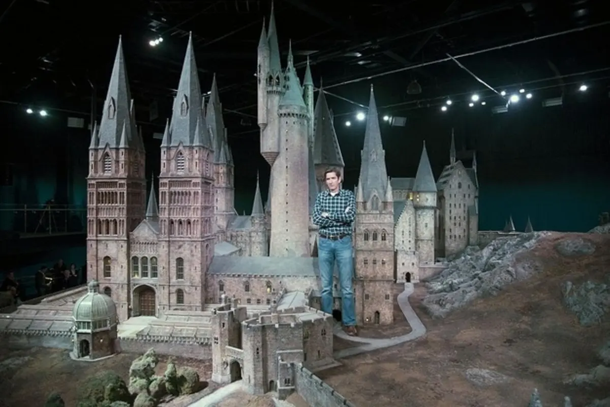 [Bintang] 15 Miniatur dalam Film yang Nyaris Sempurna