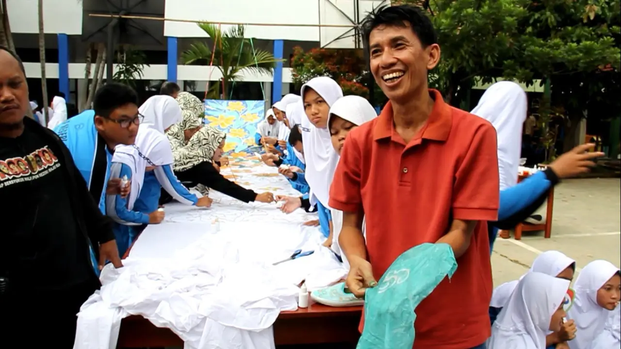 Inovasi Revolusioner Pembatik Cirebon, Ganti Malam dengan Lem