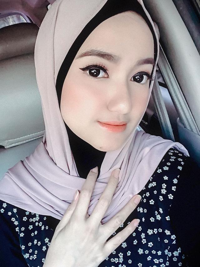 Putuskan Berhijab, Ini 6 Potret Terbaru Marcella Simon yang Memesona