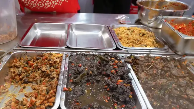 Desain Warung Makan Aurel Hermansyah yang Penyajian Menunya Unik