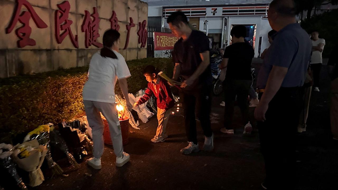 Mobil ugal-ugalan tabrak kerumunan warga di China
