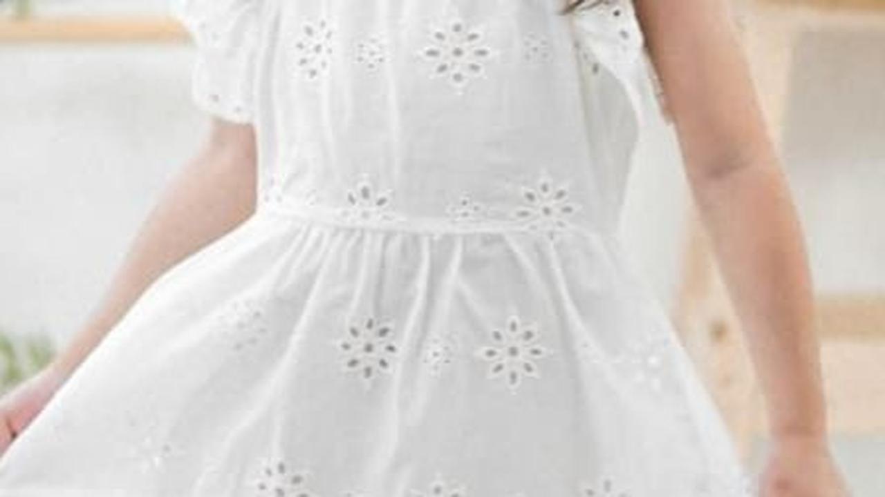 8. Angel Dress dengan Desin yang Simpel dan Elegan