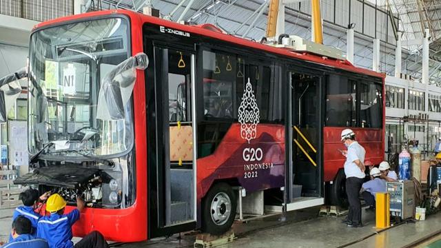 PT Perusahaan Pengelola Aset (PPA) menandatangani term sheet fasilitas pembiayaan kepada PT INKA untuk penyediaan bus listrik E-Inobus pada KTT G20 Bali 2022. (Dok PPA)