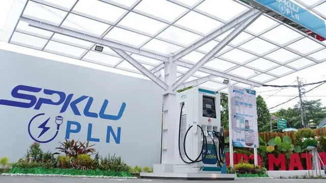 PT PLN (Persero) sudah membangun 27 Stasiun Pengisian Kendaraan Listrik Umum (SPKLU) di 5 destinasi wisata unggulan. Salah satunya di Kawasan Candi Borobudur. (Dok PLN)