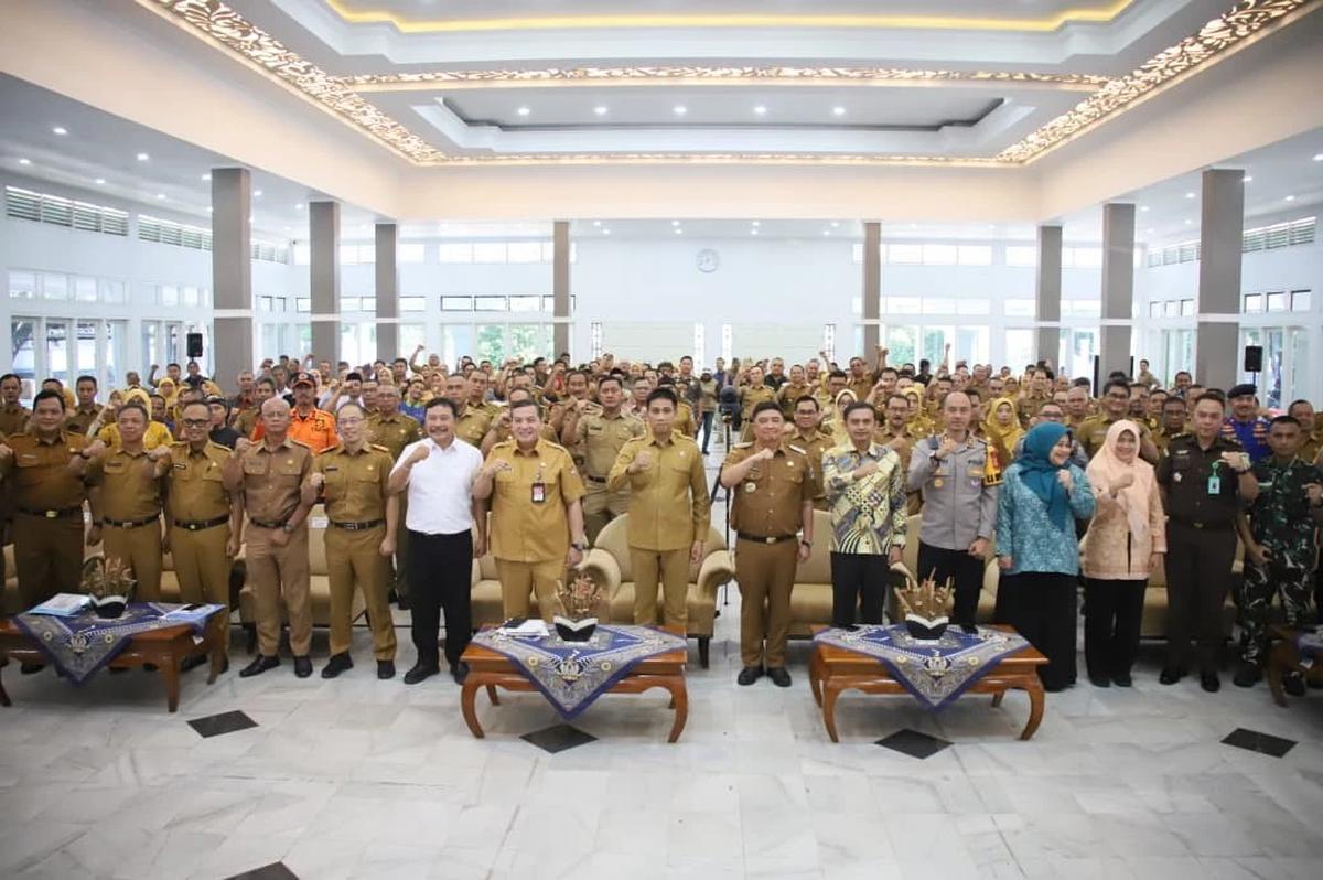 Wamendagri Akhmad Wiyagus saat menghadiri Musrenbang Rencana Kerja Pemerintah Daerah (RKPD) Kabupaten Garut