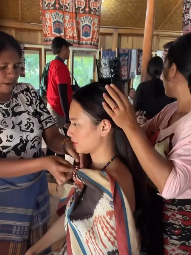 Arie Kriting dan Indah Permatasari di Sumba